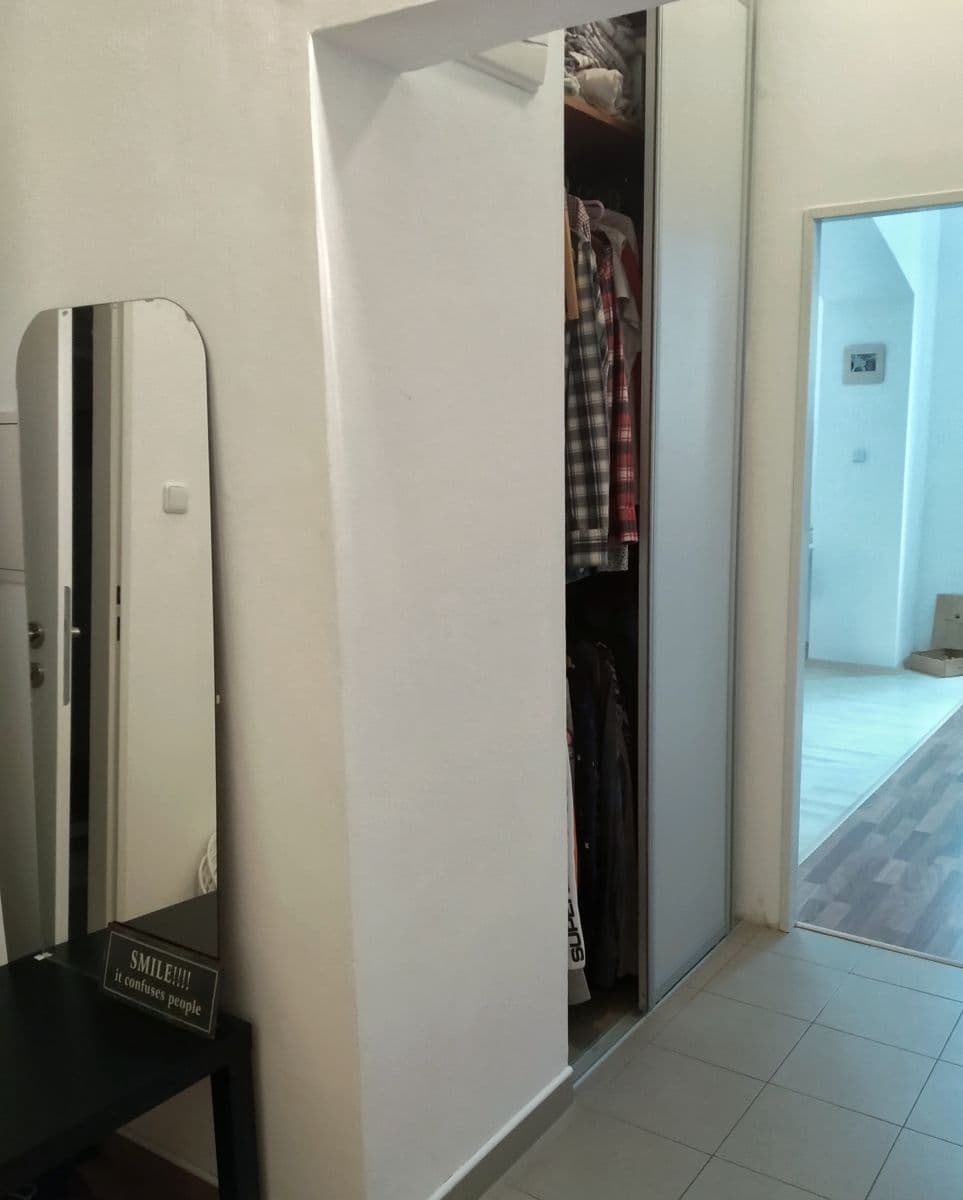 Prenájom bytu 1-izbový 38 m², Ruská, Praha, Praha Prenájom bytu 1-izbový 38 m², Ruská, Praha, Praha