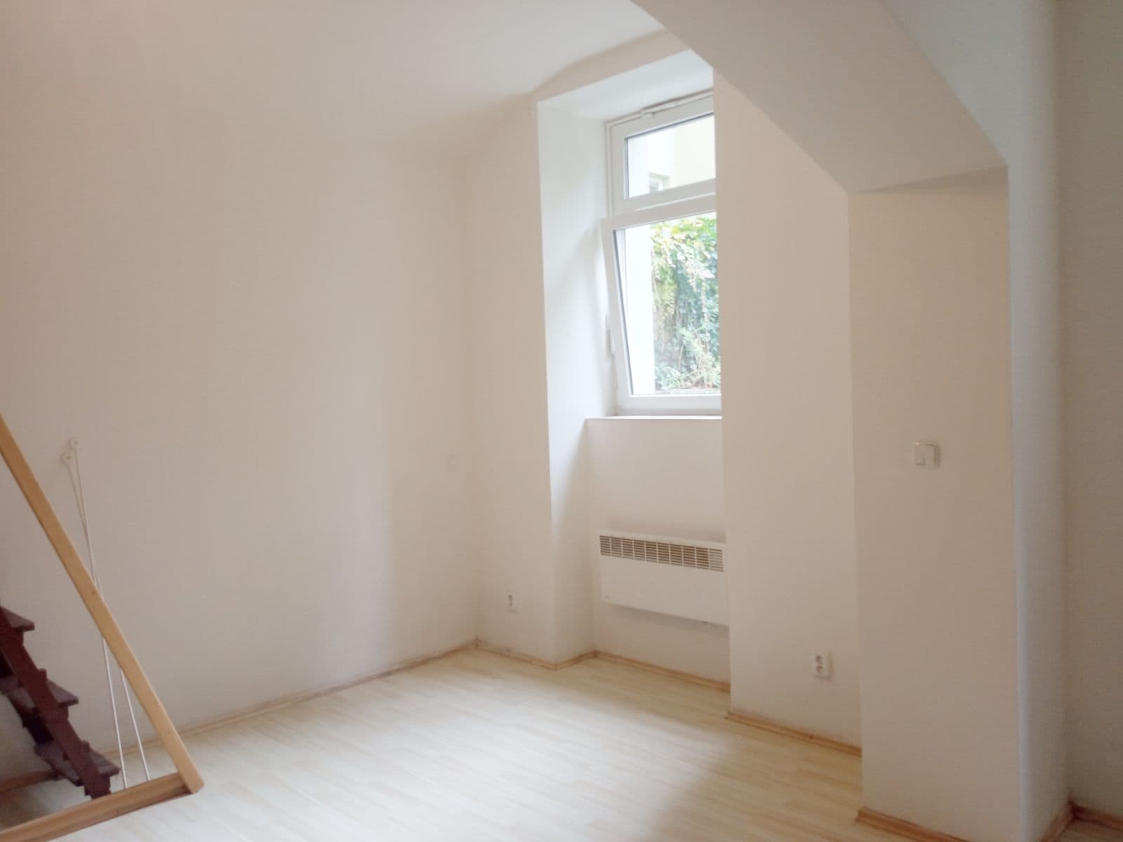 Prenájom bytu 1-izbový 38 m², Ruská, Praha, Praha Prenájom bytu 1-izbový 38 m², Ruská, Praha, Praha