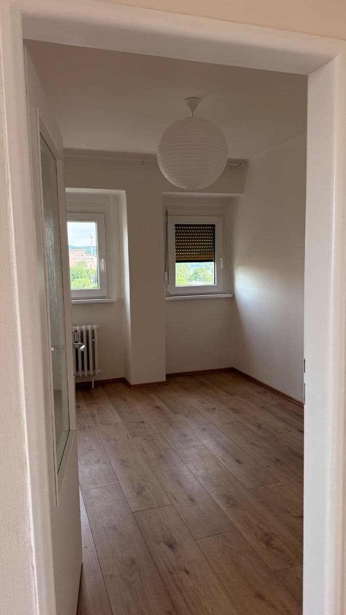 Prenájom bytu 3-izbový 60 m², U zastávky, Praha, Praha Prenájom bytu 3-izbový 60 m², U zastávky, Praha, Praha