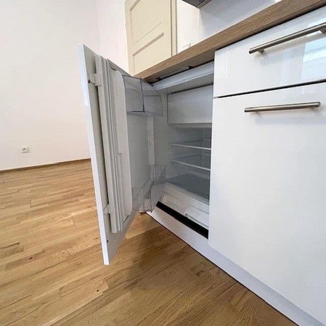 Prenájom bytu 1-izbový 24 m², Mlynářská, Praha, Praha Prenájom bytu 1-izbový 24 m², Mlynářská, Praha, Praha