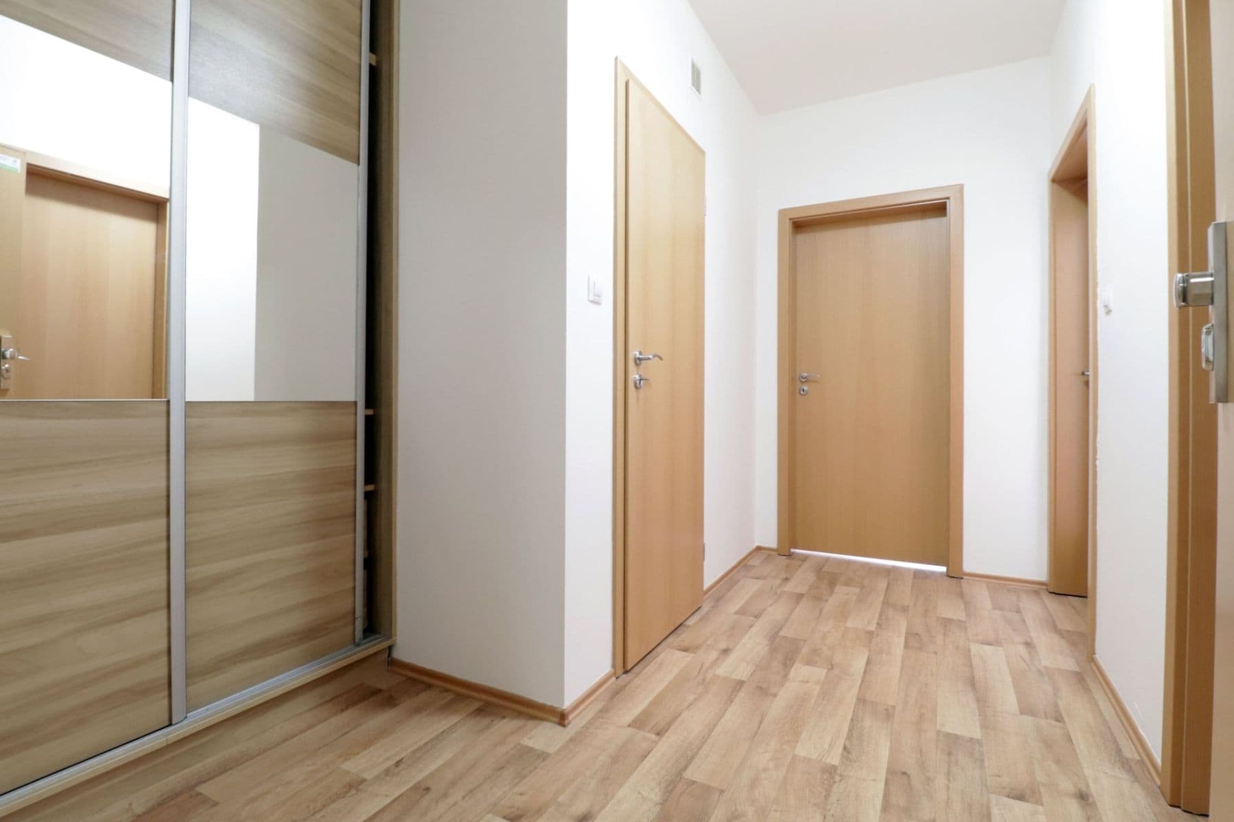 Prenájom bytu 2-izbový 64 m², Pod Harfou, Praha, Praha Prenájom bytu 2-izbový 64 m², Pod Harfou, Praha, Praha