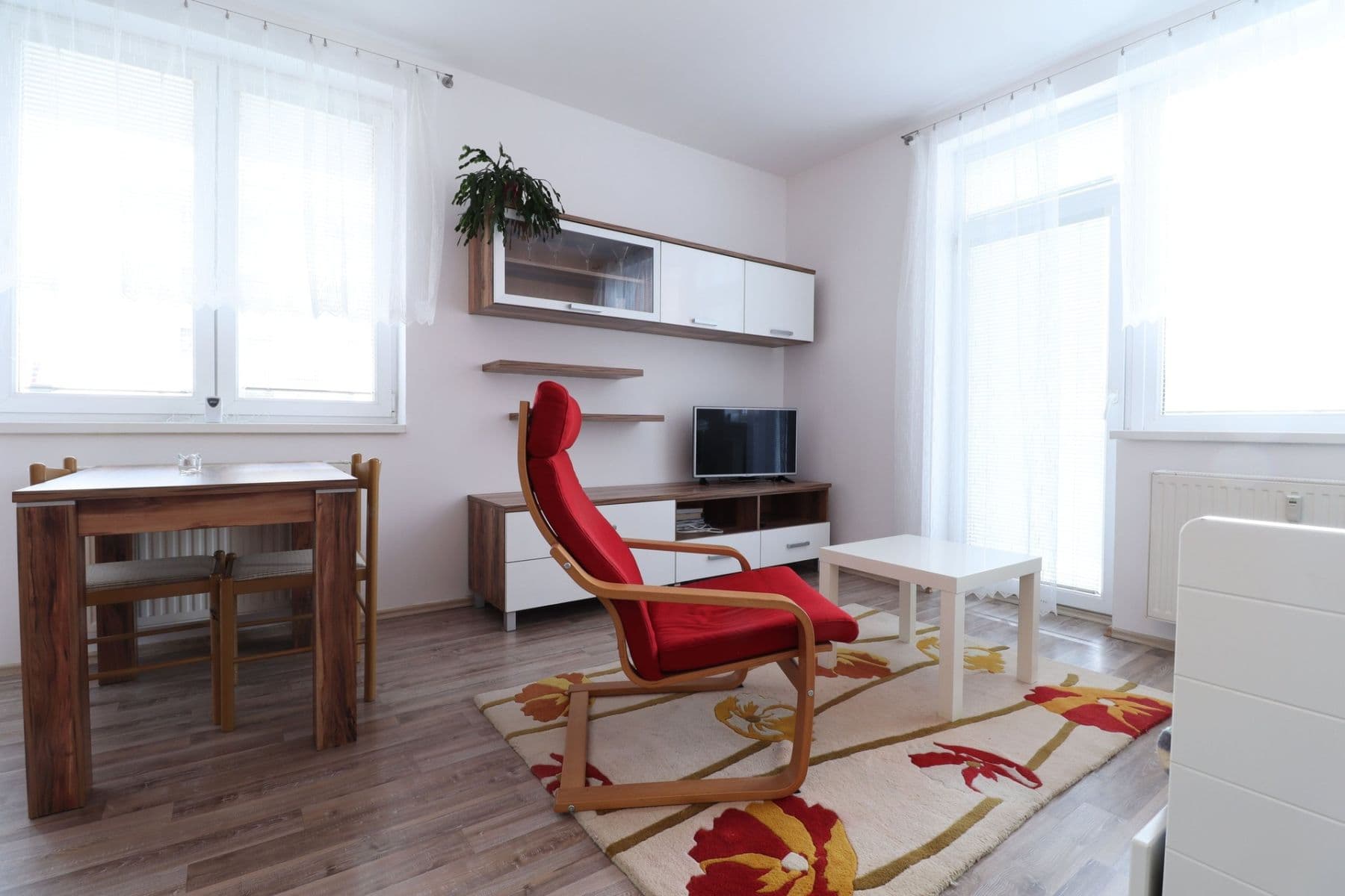 Prenájom bytu 1-izbový 31 m², Podkovářská, Praha, Praha Prenájom bytu 1-izbový 31 m², Podkovářská, Praha, Praha