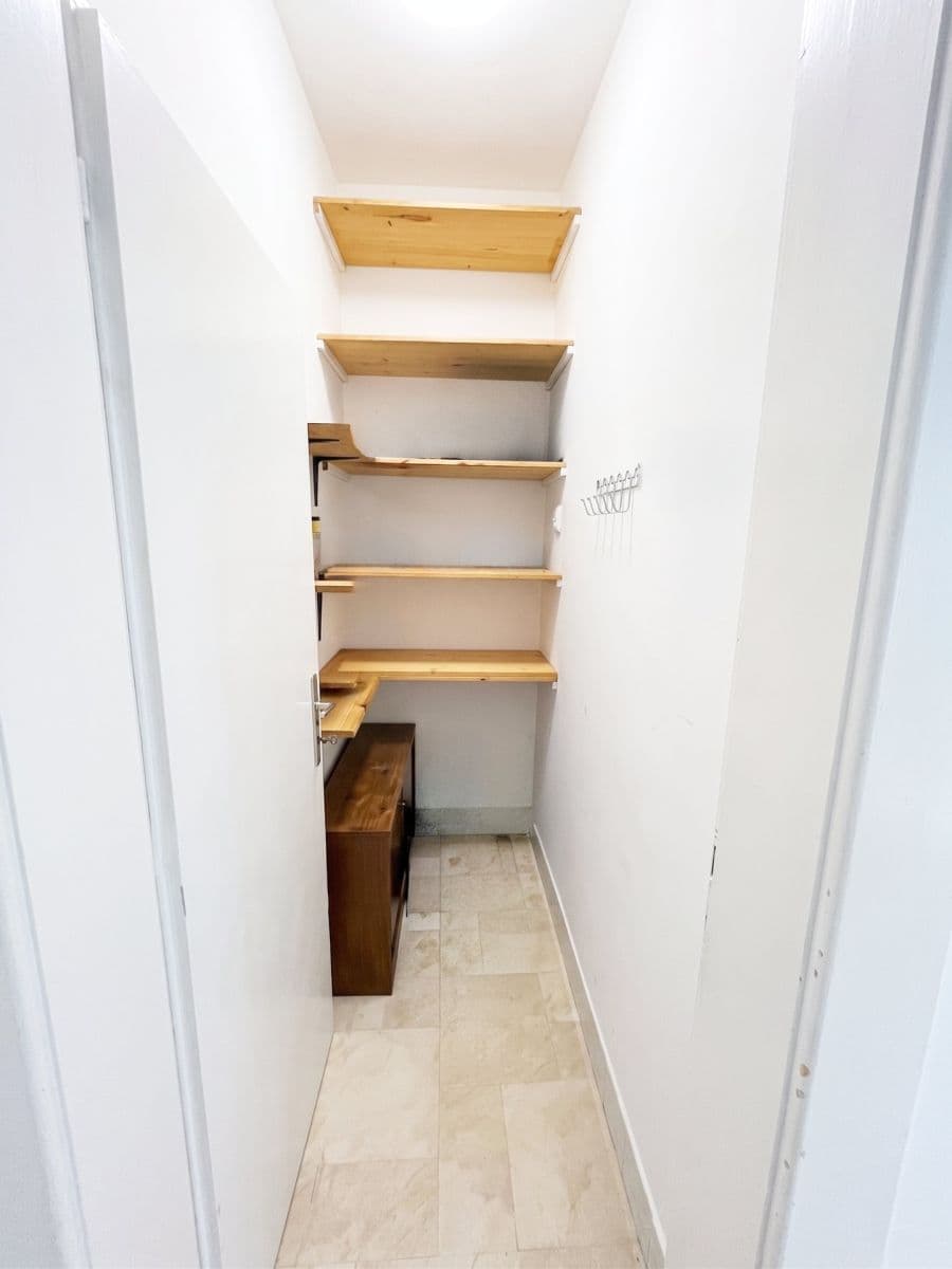 Prenájom bytu 4-izbový 90 m², Barrandova, Kladno, Středočeský kraj Prenájom bytu 4-izbový 90 m², Barrandova, Kladno, Středočeský kraj