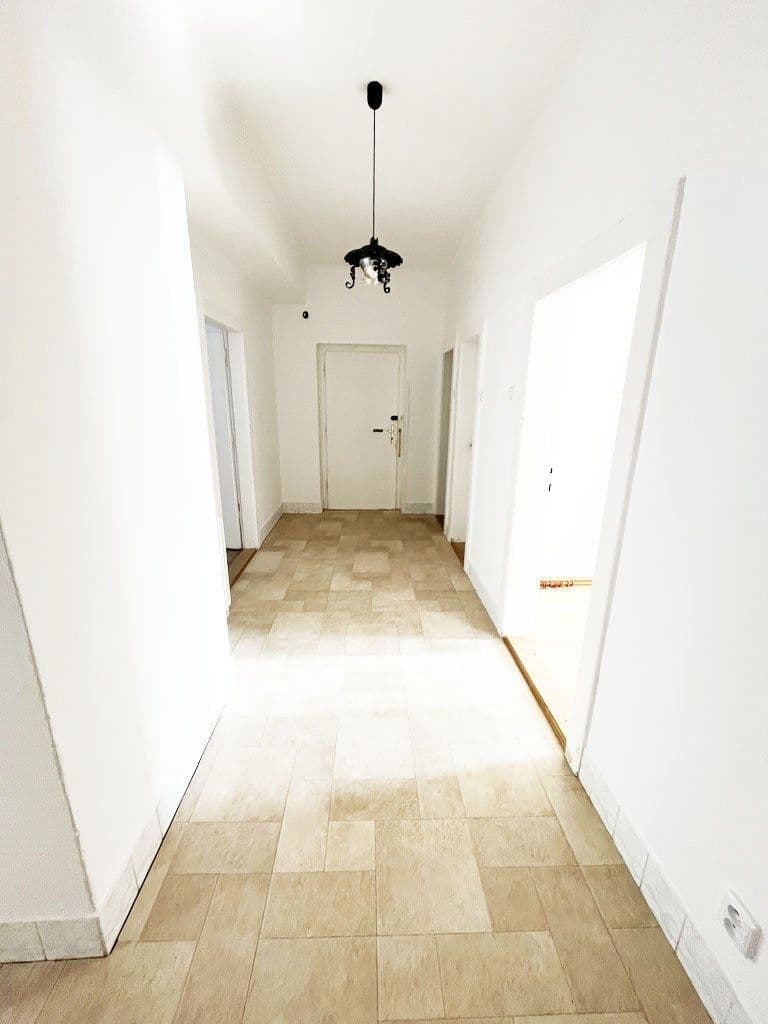 Prenájom bytu 4-izbový 90 m², Barrandova, Kladno, Středočeský kraj Prenájom bytu 4-izbový 90 m², Barrandova, Kladno, Středočeský kraj