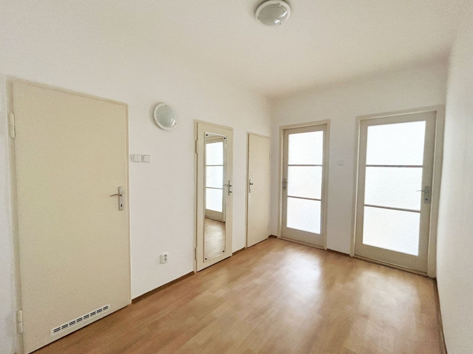 Prenájom bytu 1-izbový 50 m², Nad Primaskou, Praha, Praha Prenájom bytu 1-izbový 50 m², Nad Primaskou, Praha, Praha