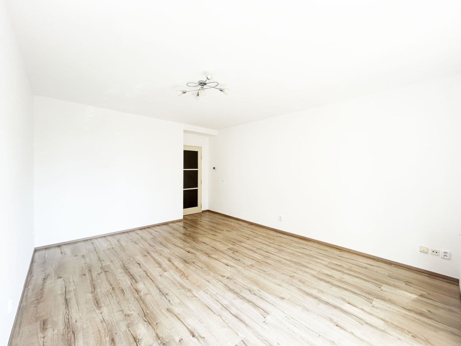 Prenájom bytu 1-izbový 50 m², Nad Primaskou, Praha, Praha Prenájom bytu 1-izbový 50 m², Nad Primaskou, Praha, Praha