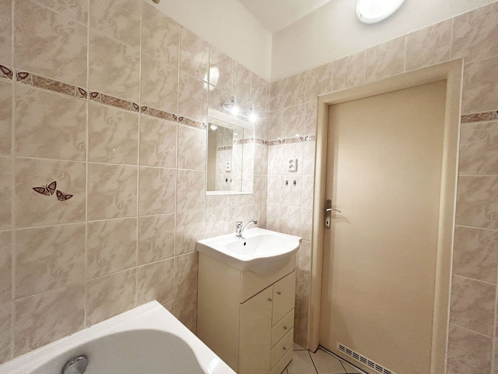 Prenájom bytu 1-izbový 50 m², Nad Primaskou, Praha, Praha Prenájom bytu 1-izbový 50 m², Nad Primaskou, Praha, Praha