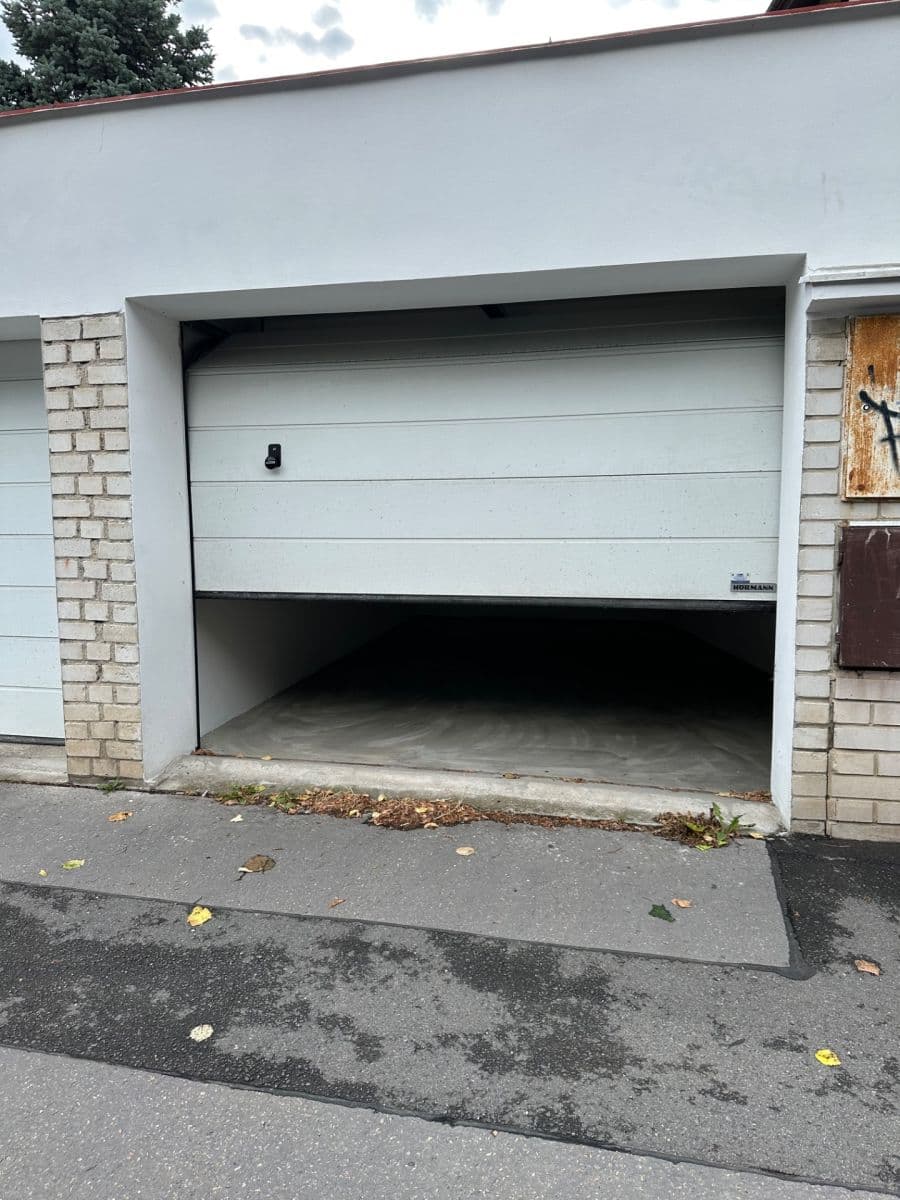 Prenájom garáže 14 m², Bolevecká, Praha, Praha Prenájom garáže 14 m², Bolevecká, Praha, Praha