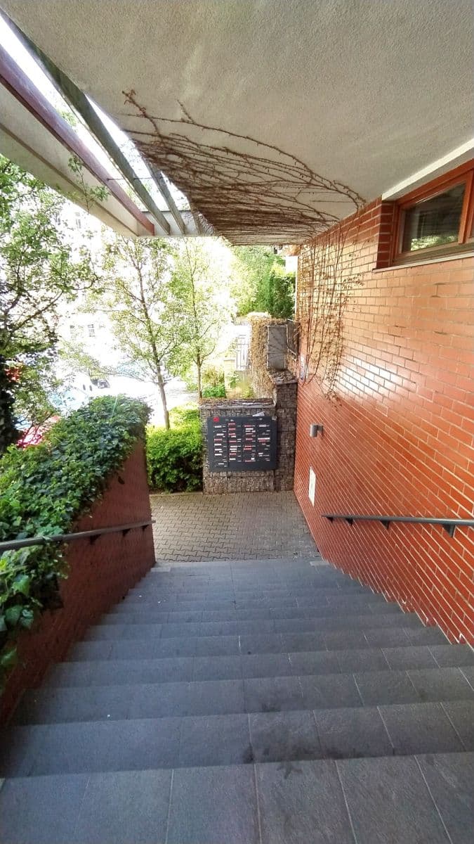 Prenájom bytu 1-izbový 28 m², Pod Kavalírkou, Praha, Praha Prenájom bytu 1-izbový 28 m², Pod Kavalírkou, Praha, Praha