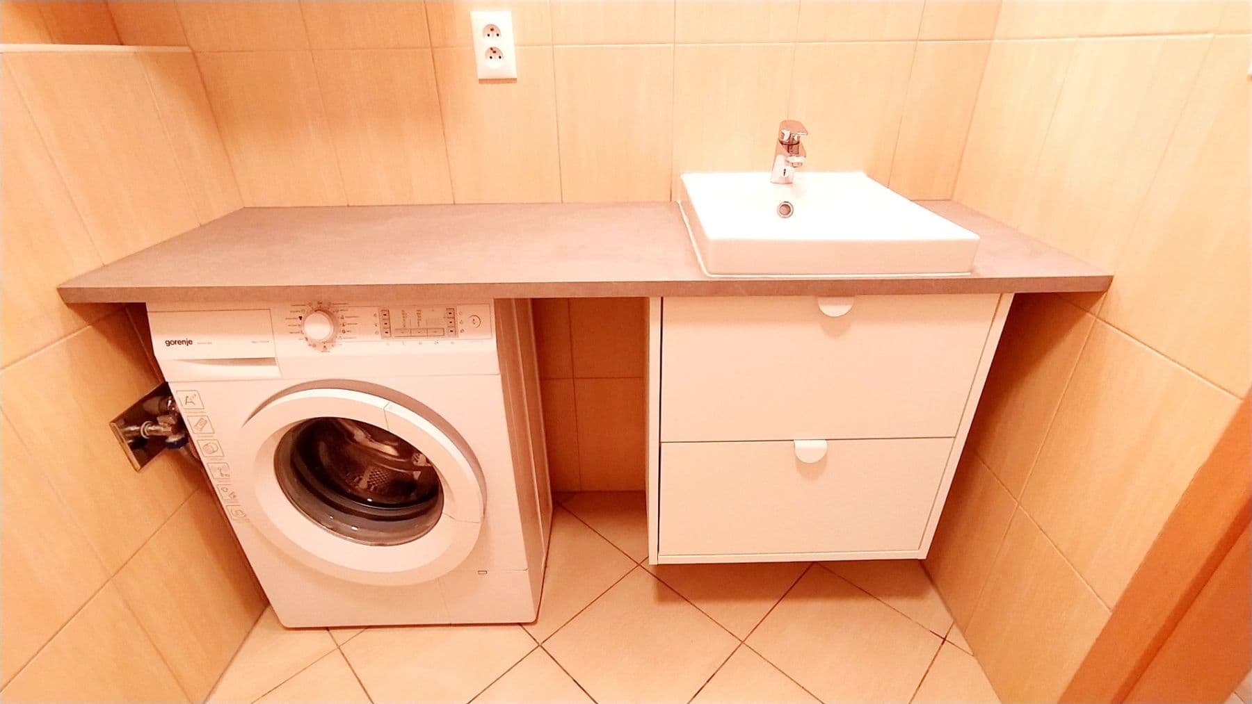 Prenájom bytu 1-izbový 28 m², Pod Kavalírkou, Praha, Praha Prenájom bytu 1-izbový 28 m², Pod Kavalírkou, Praha, Praha