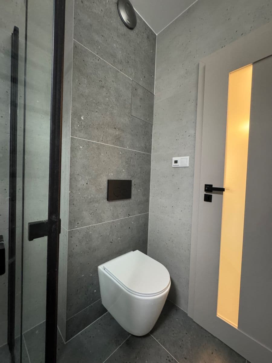 Prenájom bytu 2-izbový 40 m², K Louži, Praha, Praha Prenájom bytu 2-izbový 40 m², K Louži, Praha, Praha