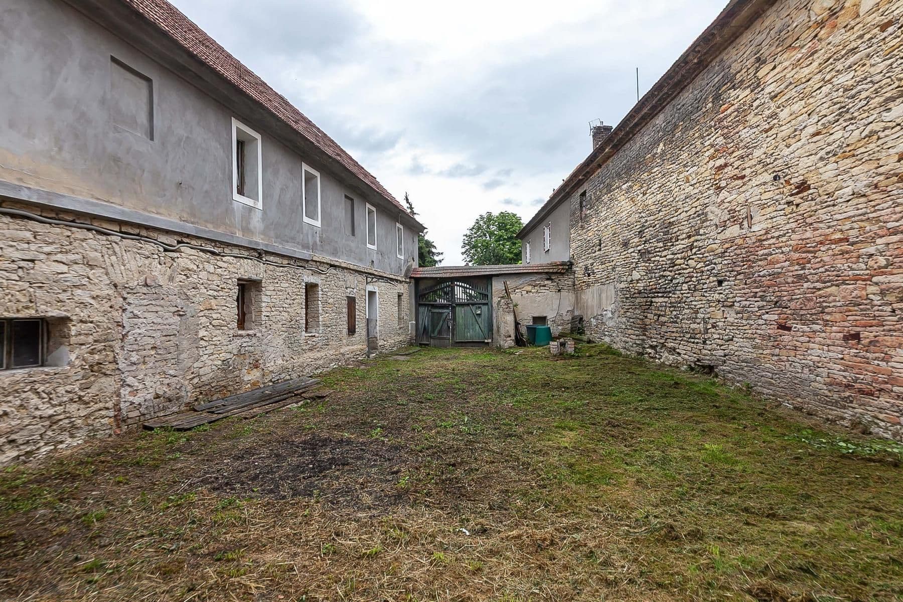 Predaj domu 210 m², pozemek 399 m², Kropáčova Vrutice, Středočeský kraj Predaj domu 210 m², pozemek 399 m², Kropáčova Vrutice, Středočeský kraj