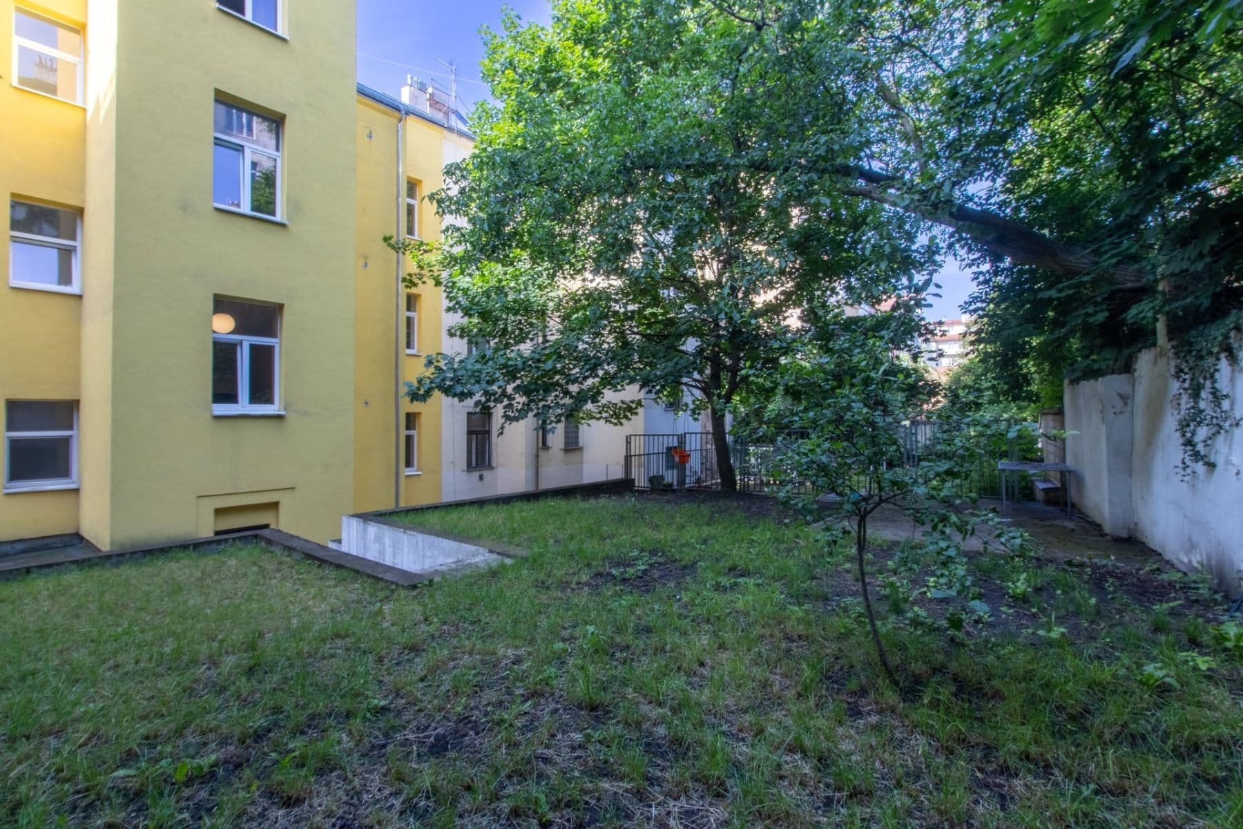 Prenájom bytu 1-izbový 40 m², Plzeňská, Praha, Praha Prenájom bytu 1-izbový 40 m², Plzeňská, Praha, Praha