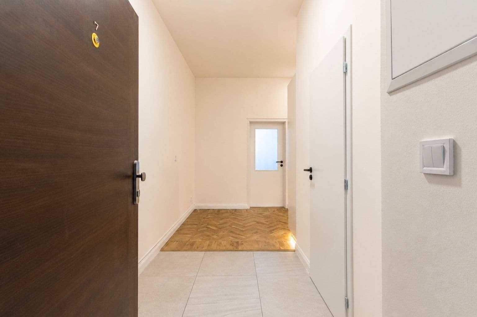 Prenájom bytu 1-izbový 40 m², Plzeňská, Praha, Praha Prenájom bytu 1-izbový 40 m², Plzeňská, Praha, Praha