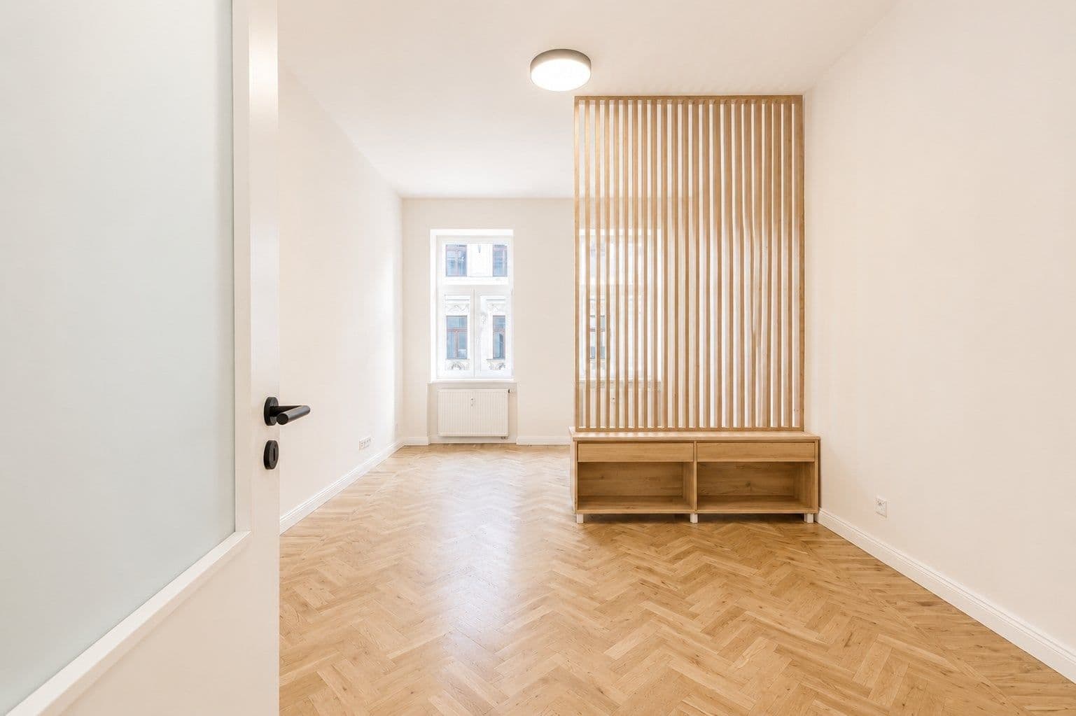 Prenájom bytu 1-izbový 40 m², Plzeňská, Praha, Praha Prenájom bytu 1-izbový 40 m², Plzeňská, Praha, Praha