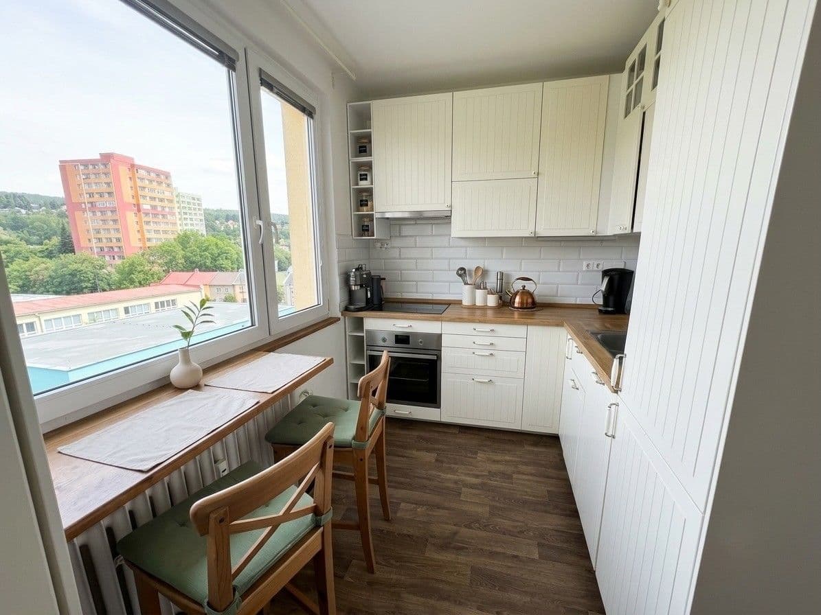 Prenájom bytu 3-izbový 70 m², Jiráskova, Chomutov, Ústecký kraj Prenájom bytu 3-izbový 70 m², Jiráskova, Chomutov, Ústecký kraj