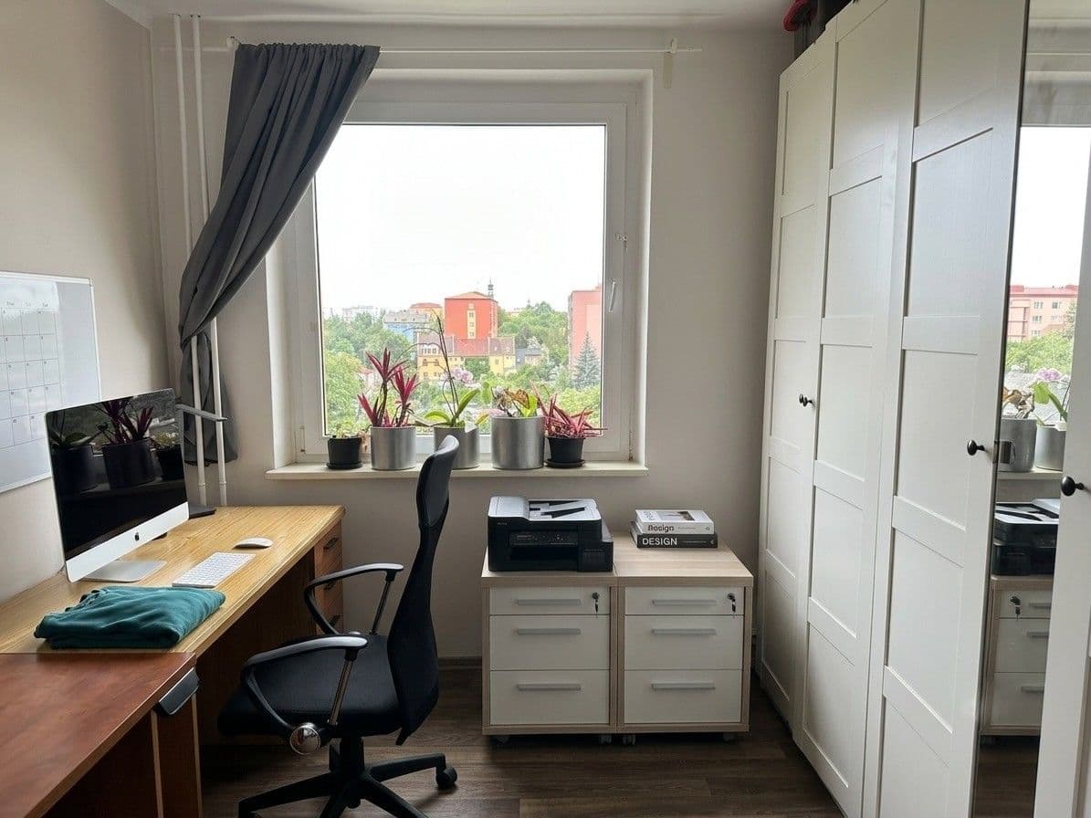 Prenájom bytu 3-izbový 70 m², Jiráskova, Chomutov, Ústecký kraj Prenájom bytu 3-izbový 70 m², Jiráskova, Chomutov, Ústecký kraj