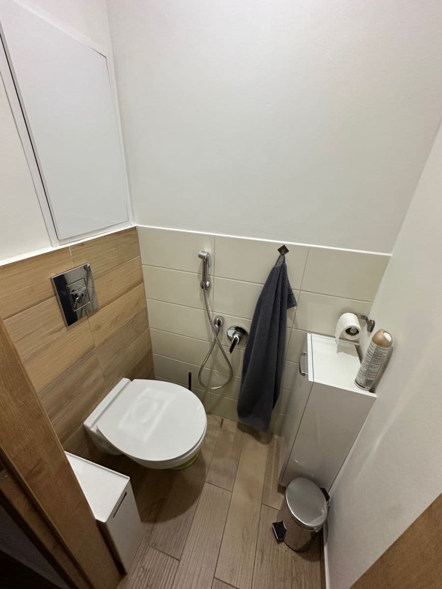 Prenájom bytu 3-izbový 70 m², Jiráskova, Chomutov, Ústecký kraj Prenájom bytu 3-izbový 70 m², Jiráskova, Chomutov, Ústecký kraj