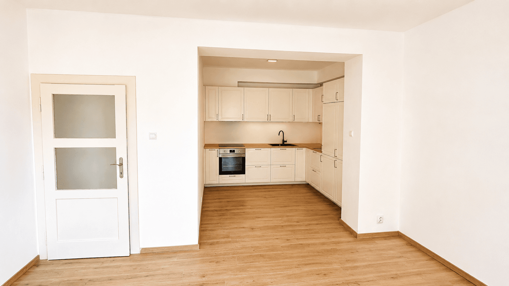 Prenájom bytu 2-izbový 52 m², Biskupcova, Praha, Praha Prenájom bytu 2-izbový 52 m², Biskupcova, Praha, Praha