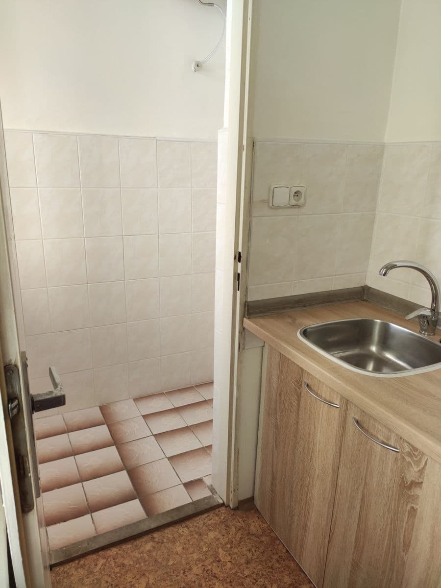 Prenájom bytu 2-izbový 50 m², Plzeňská, Praha, Praha Prenájom bytu 2-izbový 50 m², Plzeňská, Praha, Praha