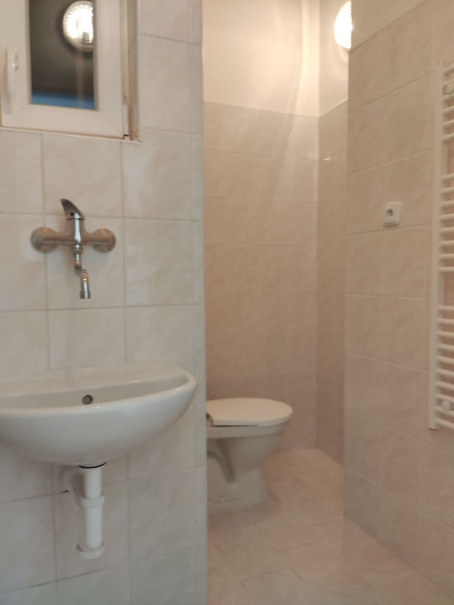 Prenájom bytu 2-izbový 50 m², Plzeňská, Praha, Praha Prenájom bytu 2-izbový 50 m², Plzeňská, Praha, Praha