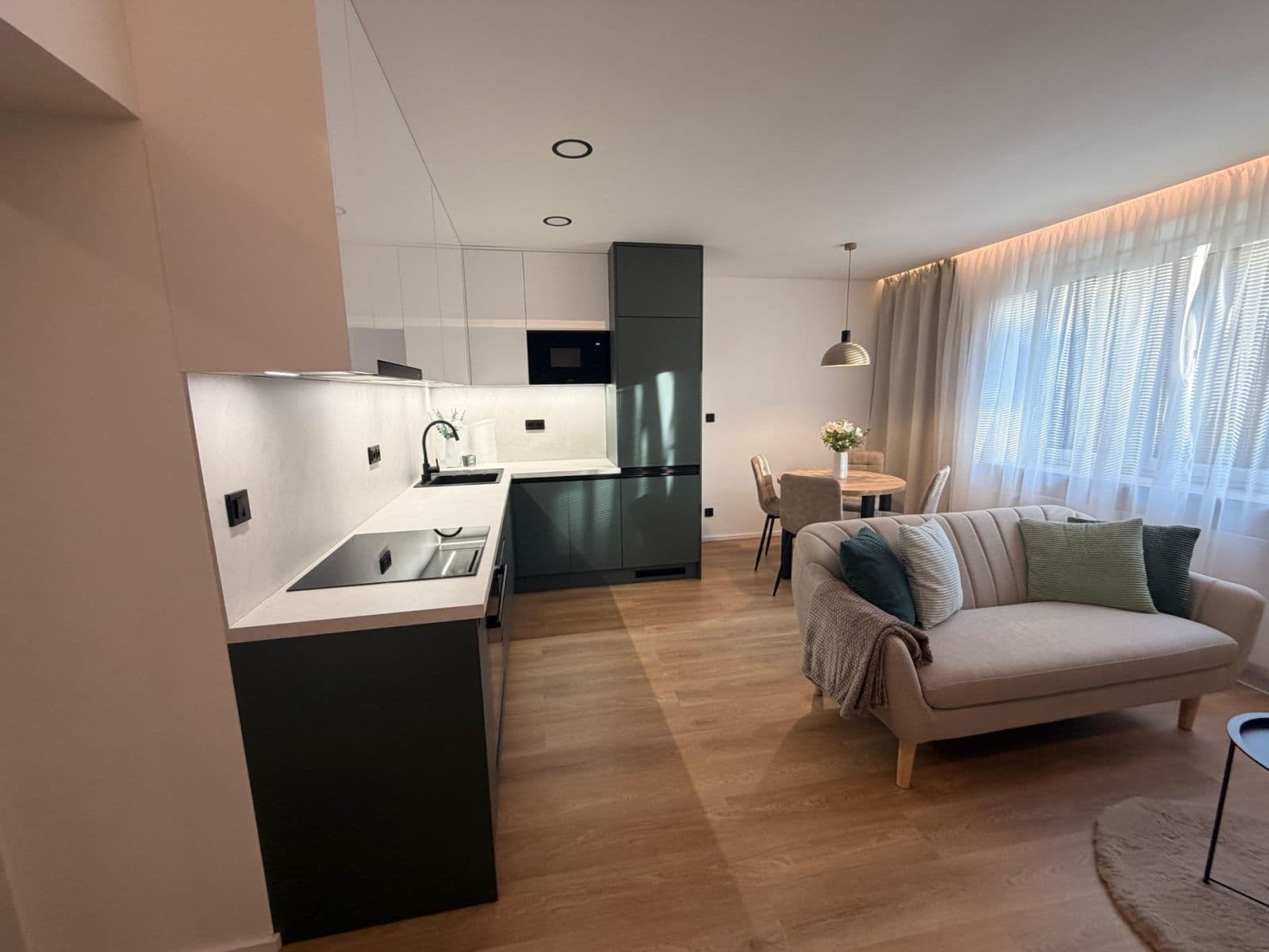 Predaj bytu 3-izbový 60 m², Rodimcevova, Ostrava, Moravskoslezský kraj Predaj bytu 3-izbový 60 m², Rodimcevova, Ostrava, Moravskoslezský kraj