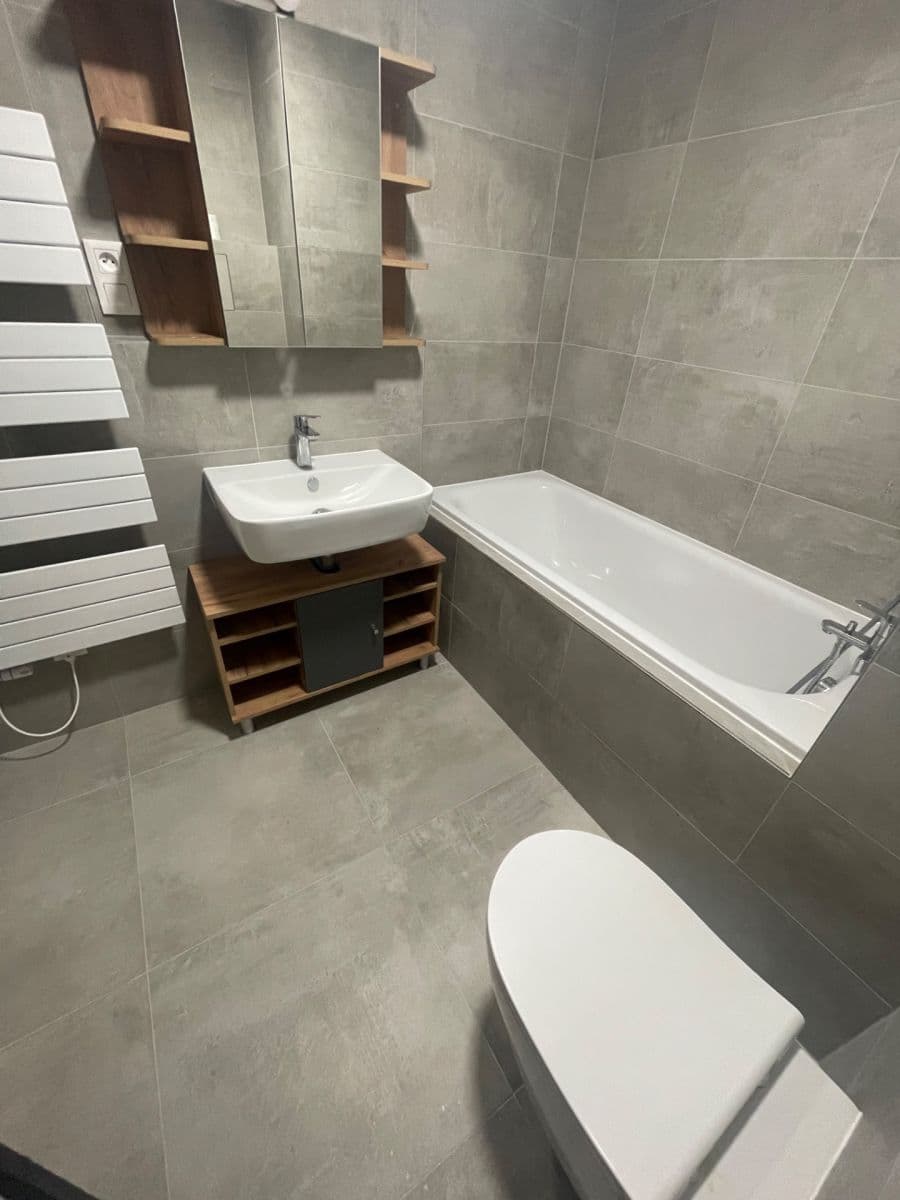 Prenájom bytu 1-izbový 38 m², Pražská, Písek, Jihočeský kraj Prenájom bytu 1-izbový 38 m², Pražská, Písek, Jihočeský kraj