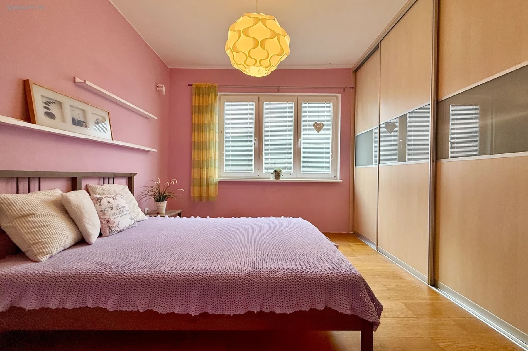 Prenájom bytu 3-izbový 75 m², Padělky VIII, Zlín, Zlínský kraj Prenájom bytu 3-izbový 75 m², Padělky VIII, Zlín, Zlínský kraj