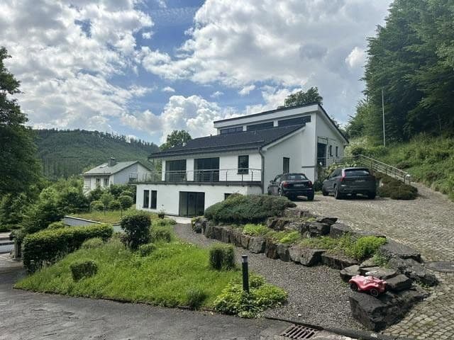Predaj domu 214 m², pozemek 2.250 m², Lüdenscheid, Severné Porýnie - Westfálsko Predaj domu 214 m², pozemek 2.250 m², Lüdenscheid, Severné Porýnie - Westfálsko