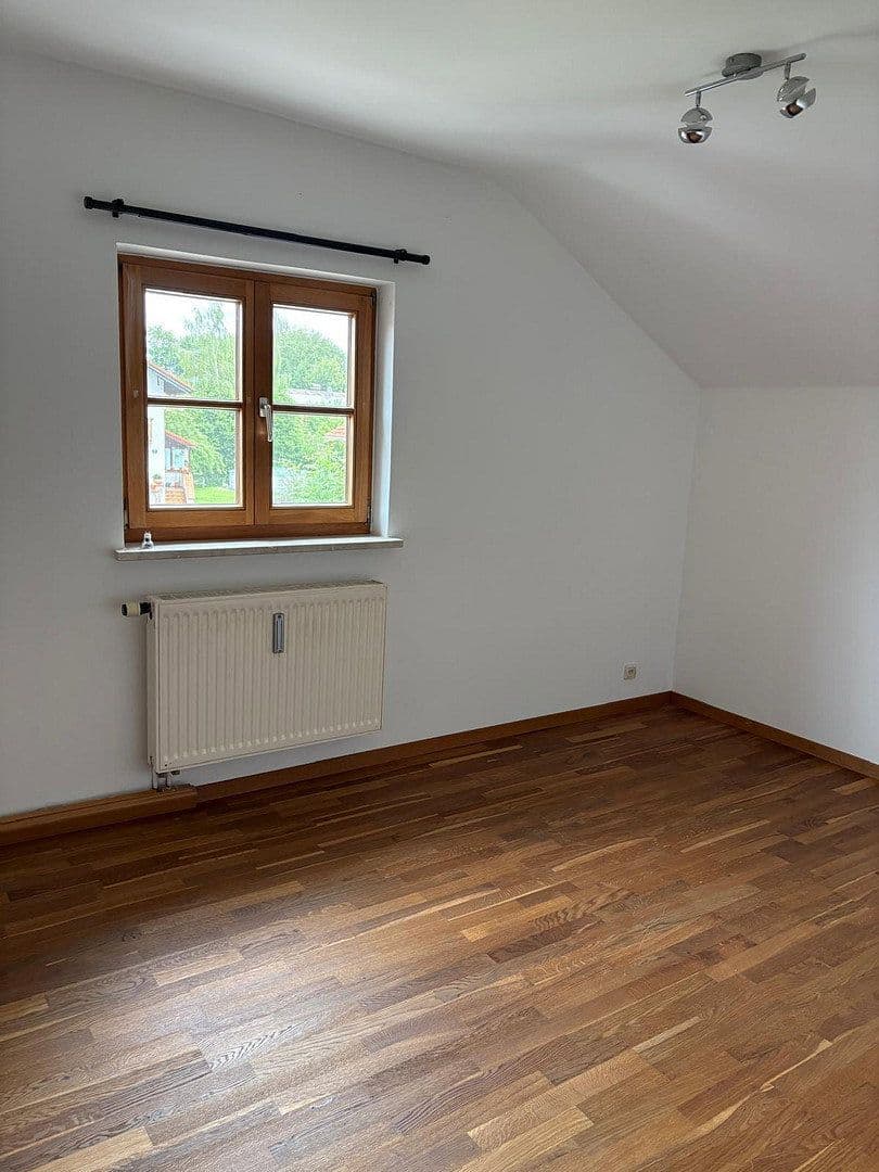 Prenájom domu 92 m², pozemek 600 m², Reichersbeuern, Bavorsko Prenájom domu 92 m², pozemek 600 m², Reichersbeuern, Bavorsko