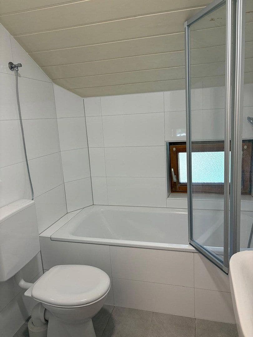 Prenájom domu 92 m², pozemek 600 m², Reichersbeuern, Bavorsko Prenájom domu 92 m², pozemek 600 m², Reichersbeuern, Bavorsko