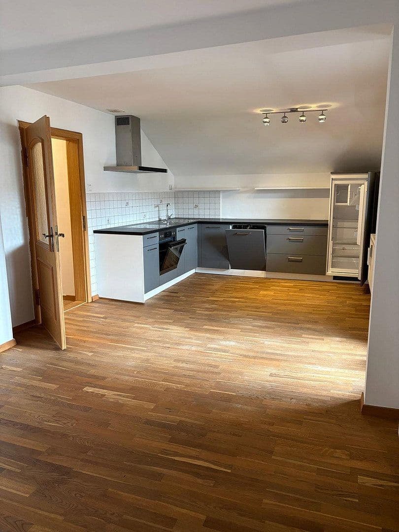 Prenájom domu 92 m², pozemek 600 m², Reichersbeuern, Bavorsko Prenájom domu 92 m², pozemek 600 m², Reichersbeuern, Bavorsko