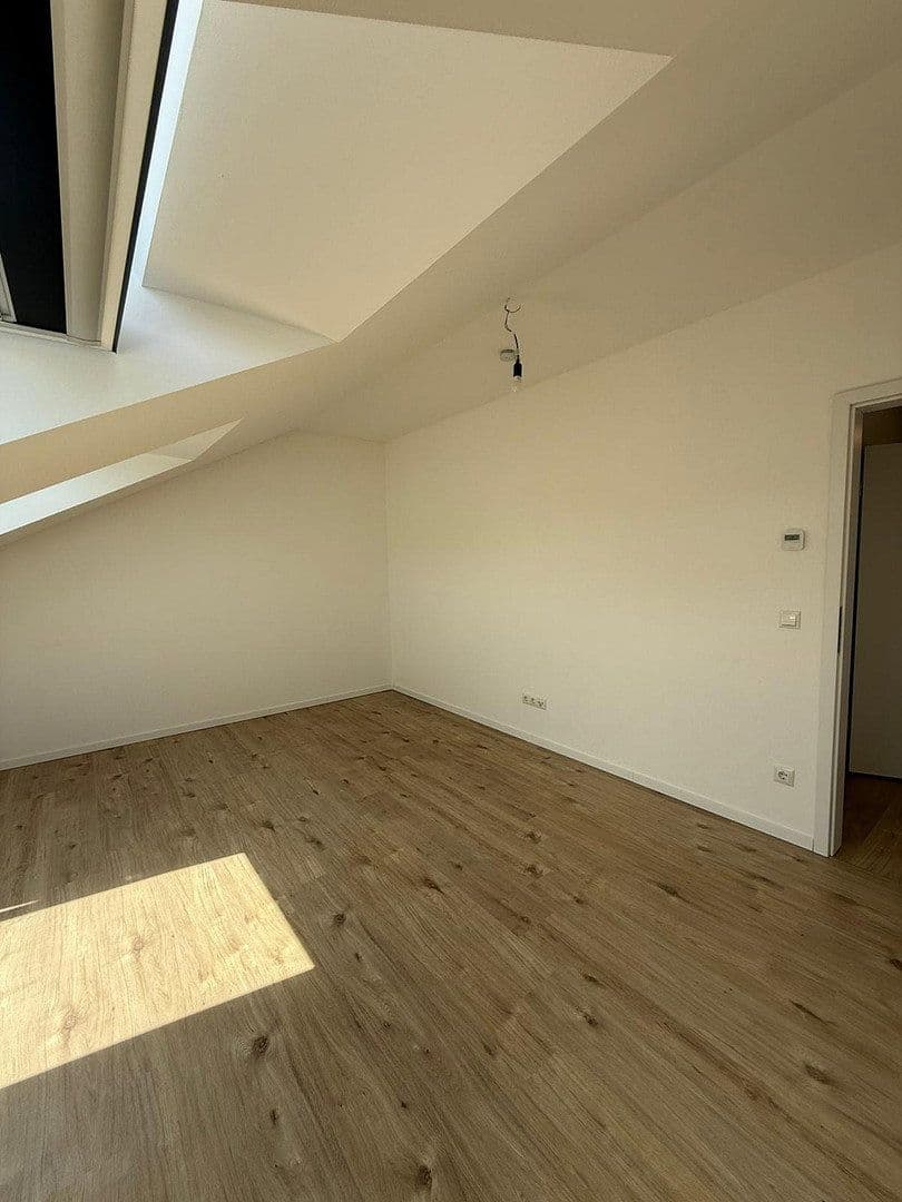 Prenájom bytu 3-izbový 75 m², Bergneustadt, Severné Porýnie - Westfálsko Prenájom bytu 3-izbový 75 m², Bergneustadt, Severné Porýnie - Westfálsko