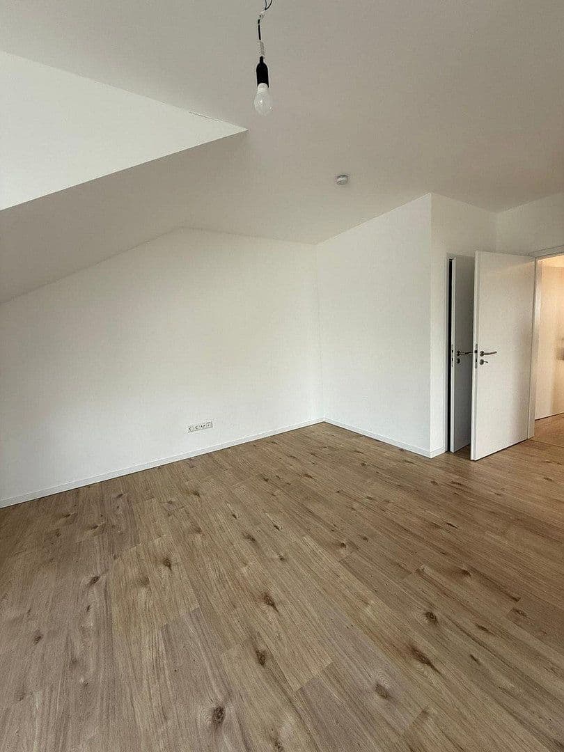 Prenájom bytu 3-izbový 75 m², Bergneustadt, Severné Porýnie - Westfálsko Prenájom bytu 3-izbový 75 m², Bergneustadt, Severné Porýnie - Westfálsko