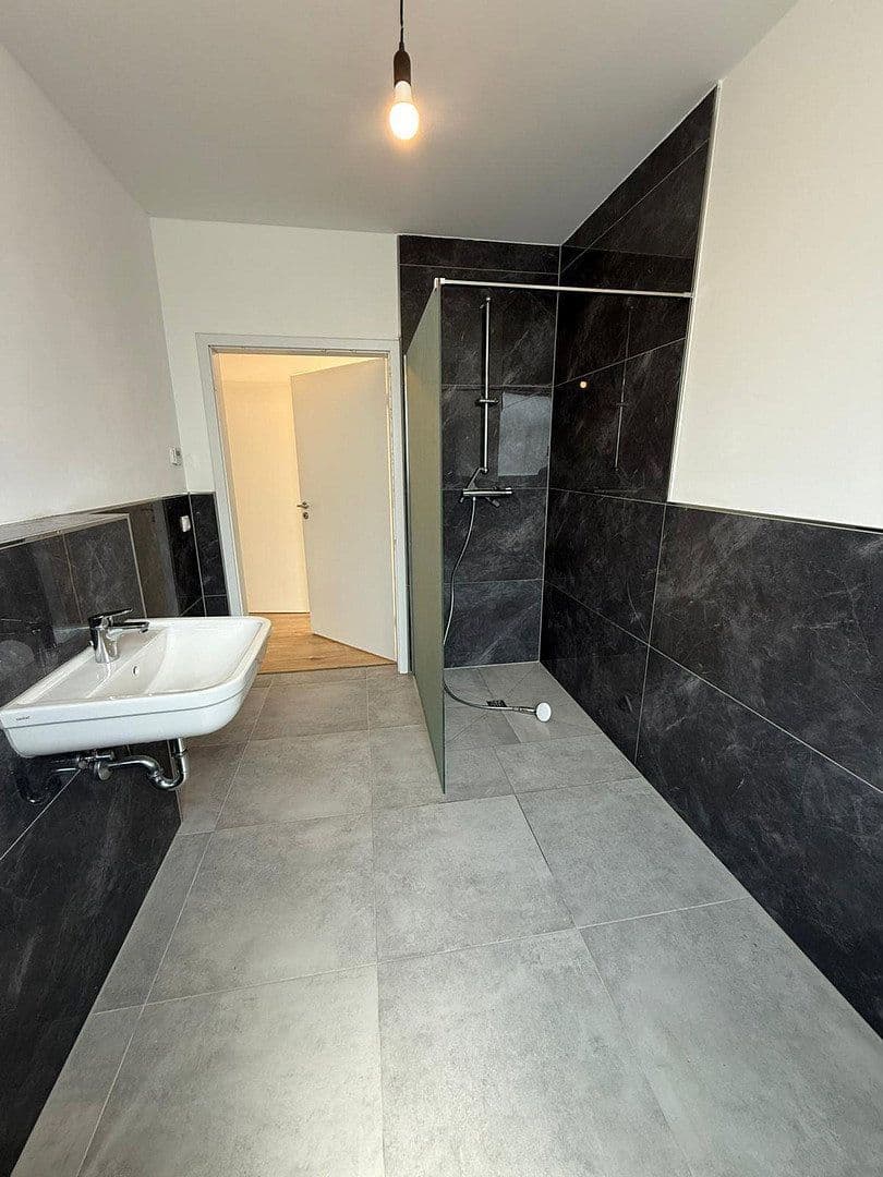 Prenájom bytu 3-izbový 75 m², Bergneustadt, Severné Porýnie - Westfálsko Prenájom bytu 3-izbový 75 m², Bergneustadt, Severné Porýnie - Westfálsko