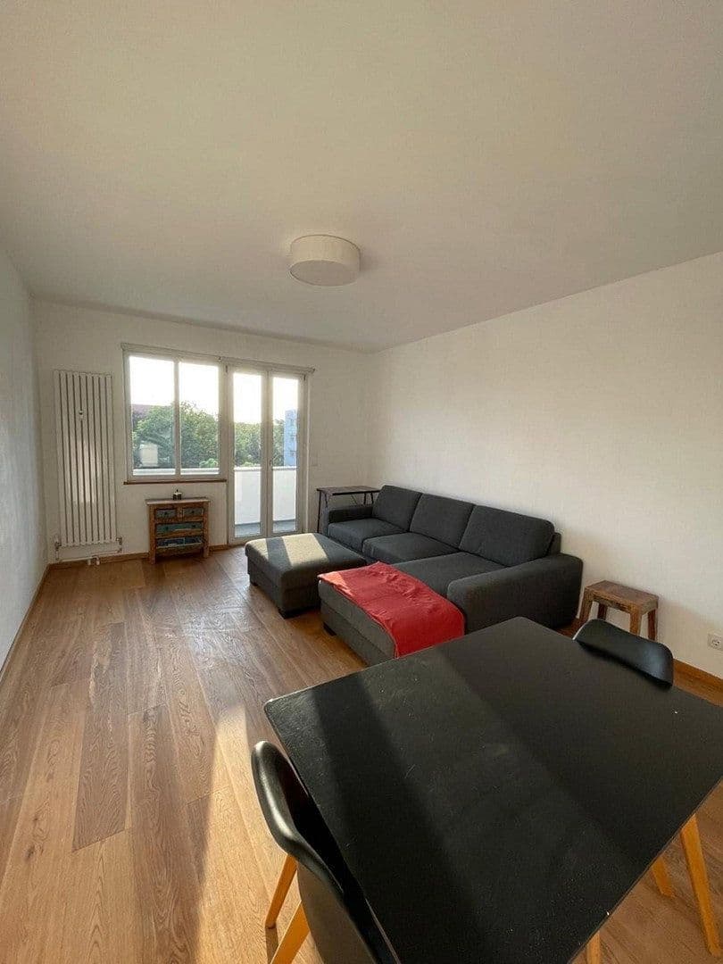 Prenájom bytu 2-izbový 53 m², Berlin, Berlín Prenájom bytu 2-izbový 53 m², Berlin, Berlín