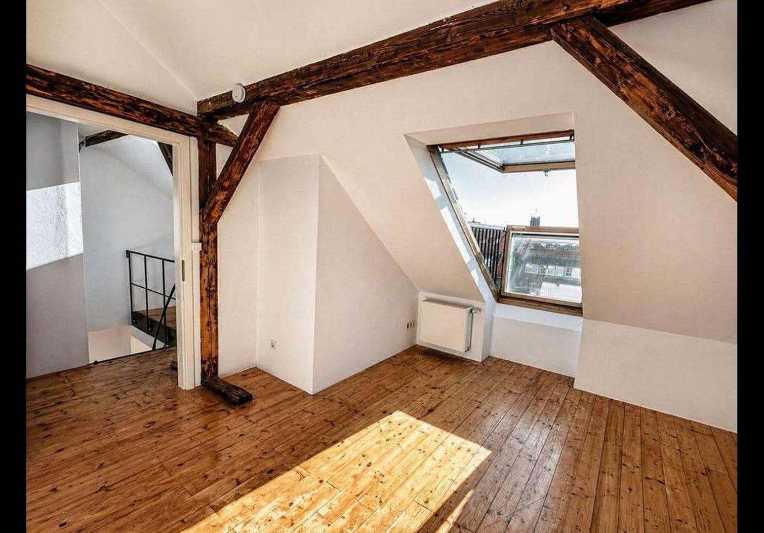 Prenájom bytu 4-izbový 105 m², Yorckstr, Düsseldorf, Severné Porýnie - Westfálsko Prenájom bytu 4-izbový 105 m², Yorckstr, Düsseldorf, Severné Porýnie - Westfálsko