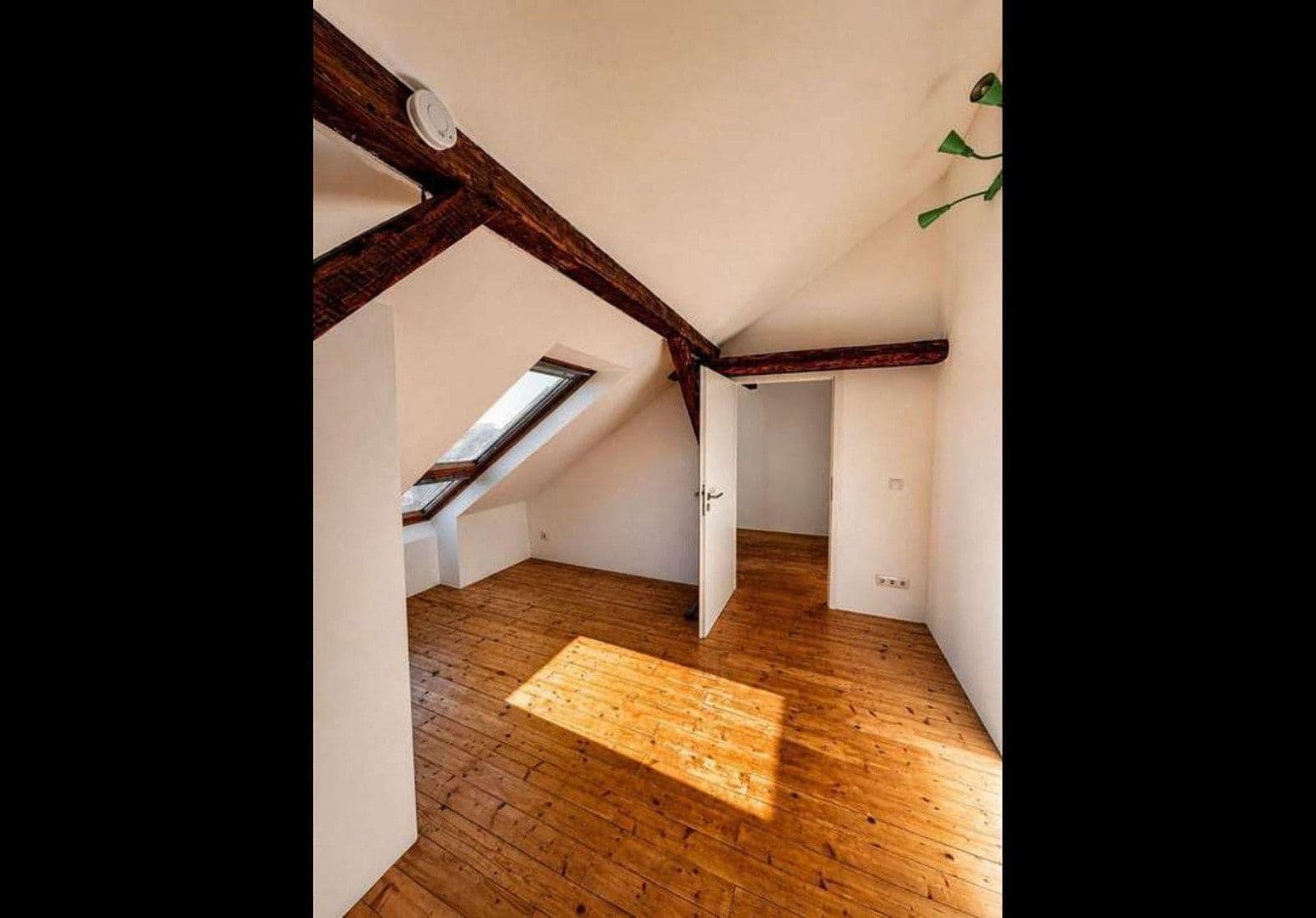 Prenájom bytu 4-izbový 105 m², Yorckstr, Düsseldorf, Severné Porýnie - Westfálsko Prenájom bytu 4-izbový 105 m², Yorckstr, Düsseldorf, Severné Porýnie - Westfálsko