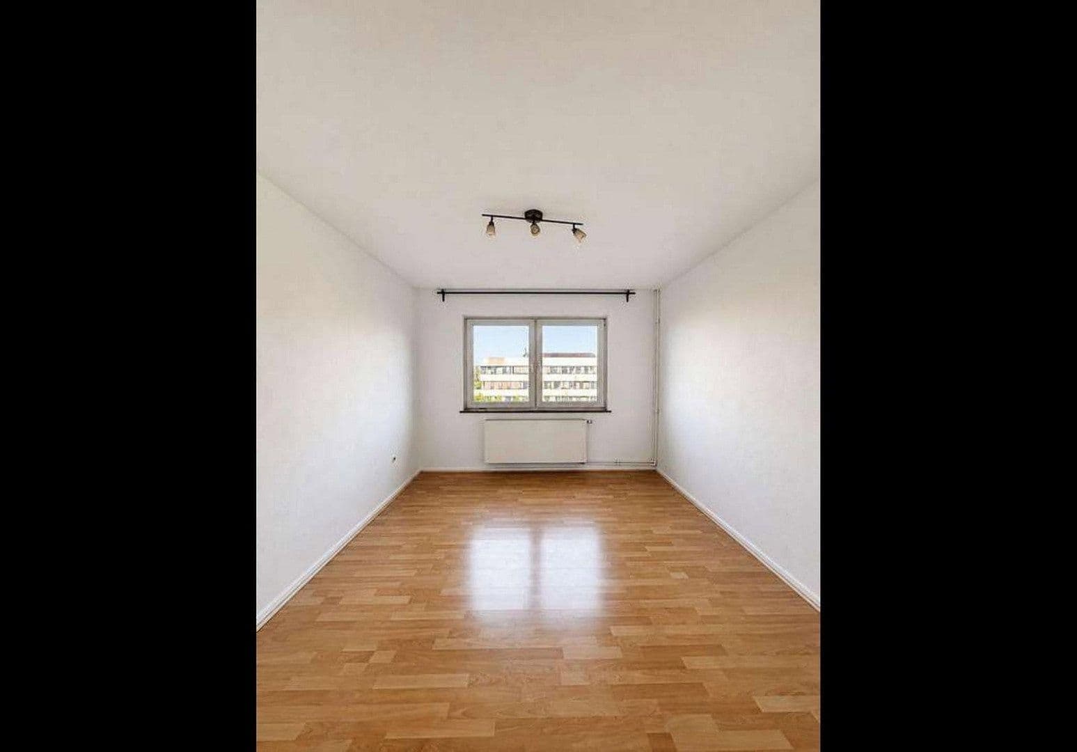 Prenájom bytu 4-izbový 105 m², Yorckstr, Düsseldorf, Severné Porýnie - Westfálsko Prenájom bytu 4-izbový 105 m², Yorckstr, Düsseldorf, Severné Porýnie - Westfálsko