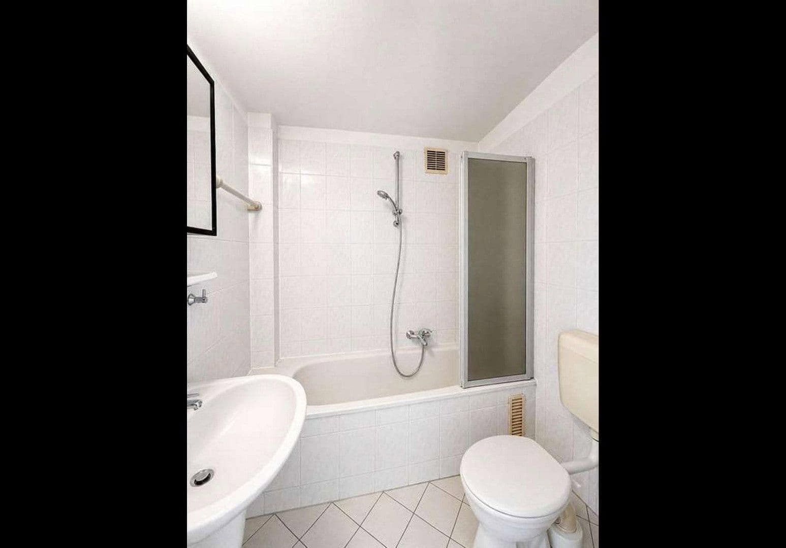 Prenájom bytu 4-izbový 105 m², Yorckstr, Düsseldorf, Severné Porýnie - Westfálsko Prenájom bytu 4-izbový 105 m², Yorckstr, Düsseldorf, Severné Porýnie - Westfálsko
