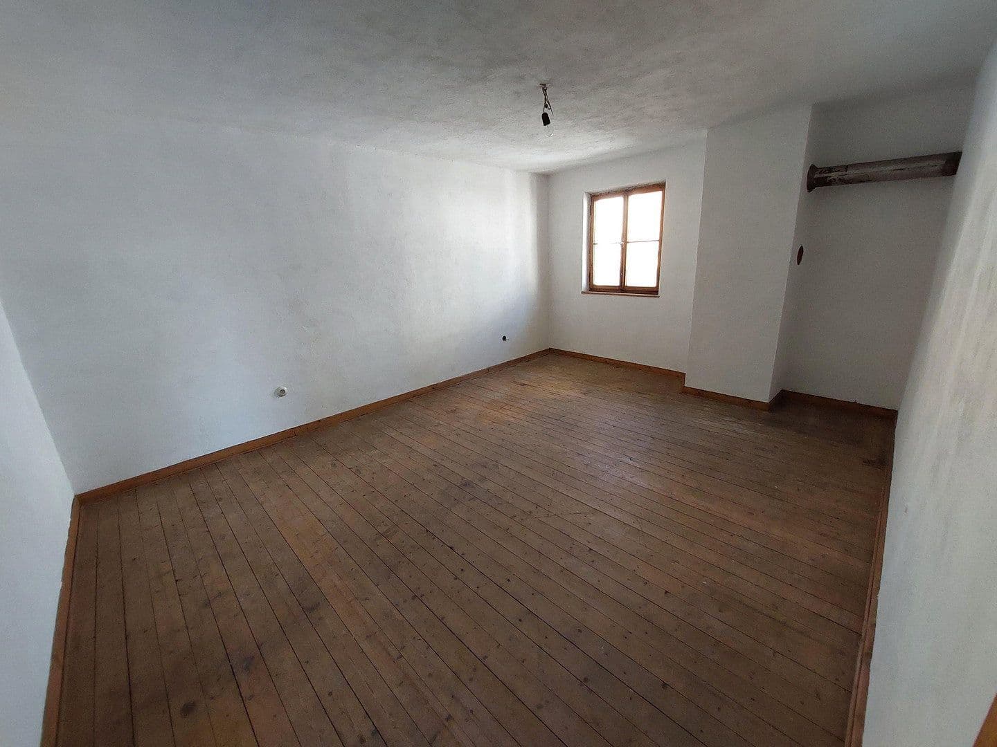 Predaj domu 117 m², pozemek 465 m², Langenlonsheim, Porýnie-Falcko Predaj domu 117 m², pozemek 465 m², Langenlonsheim, Porýnie-Falcko