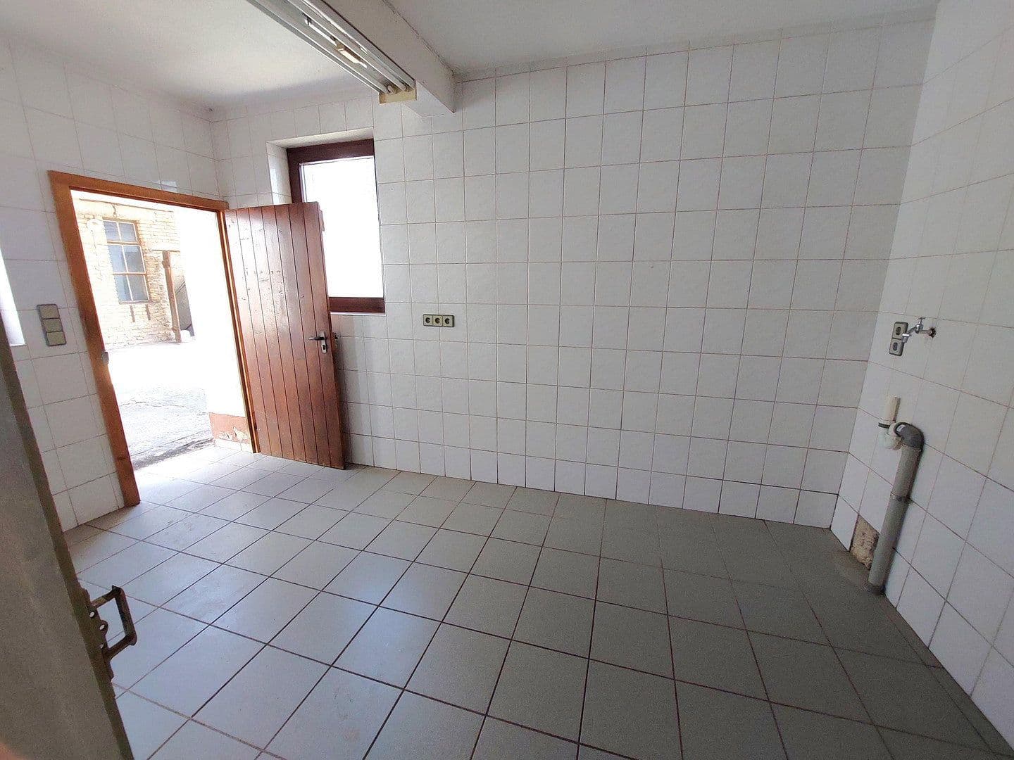 Predaj domu 117 m², pozemek 465 m², Langenlonsheim, Porýnie-Falcko Predaj domu 117 m², pozemek 465 m², Langenlonsheim, Porýnie-Falcko