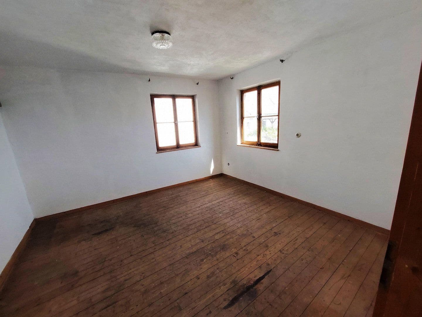 Predaj domu 117 m², pozemek 465 m², Langenlonsheim, Porýnie-Falcko Predaj domu 117 m², pozemek 465 m², Langenlonsheim, Porýnie-Falcko
