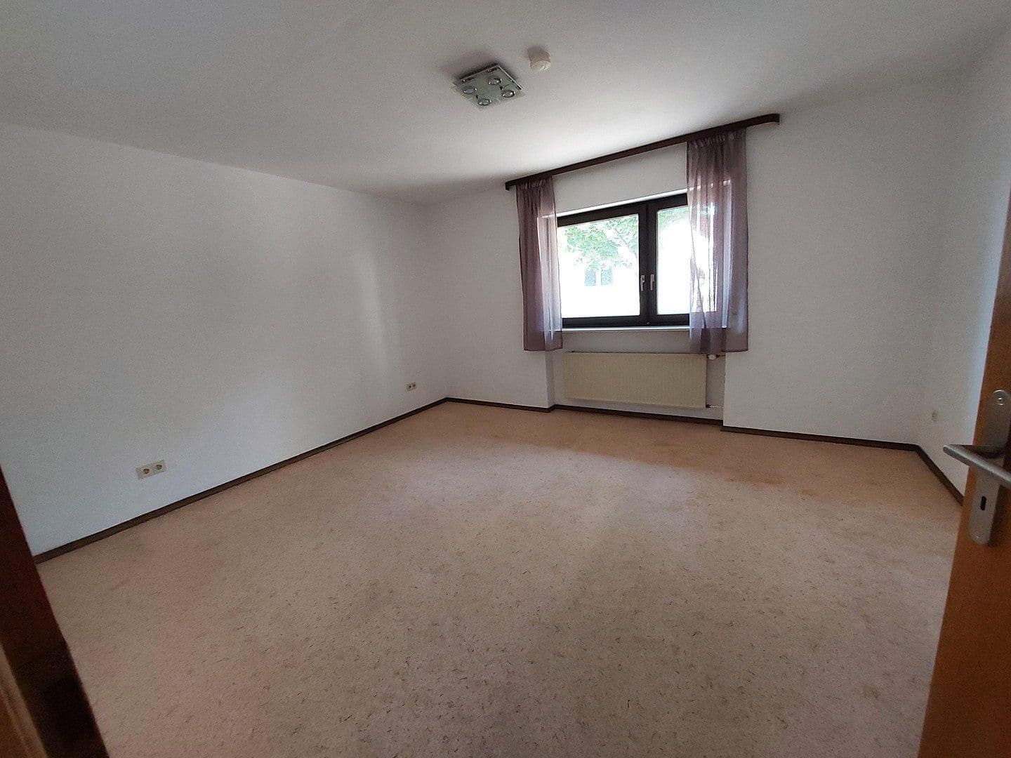 Predaj domu 117 m², pozemek 465 m², Langenlonsheim, Porýnie-Falcko Predaj domu 117 m², pozemek 465 m², Langenlonsheim, Porýnie-Falcko