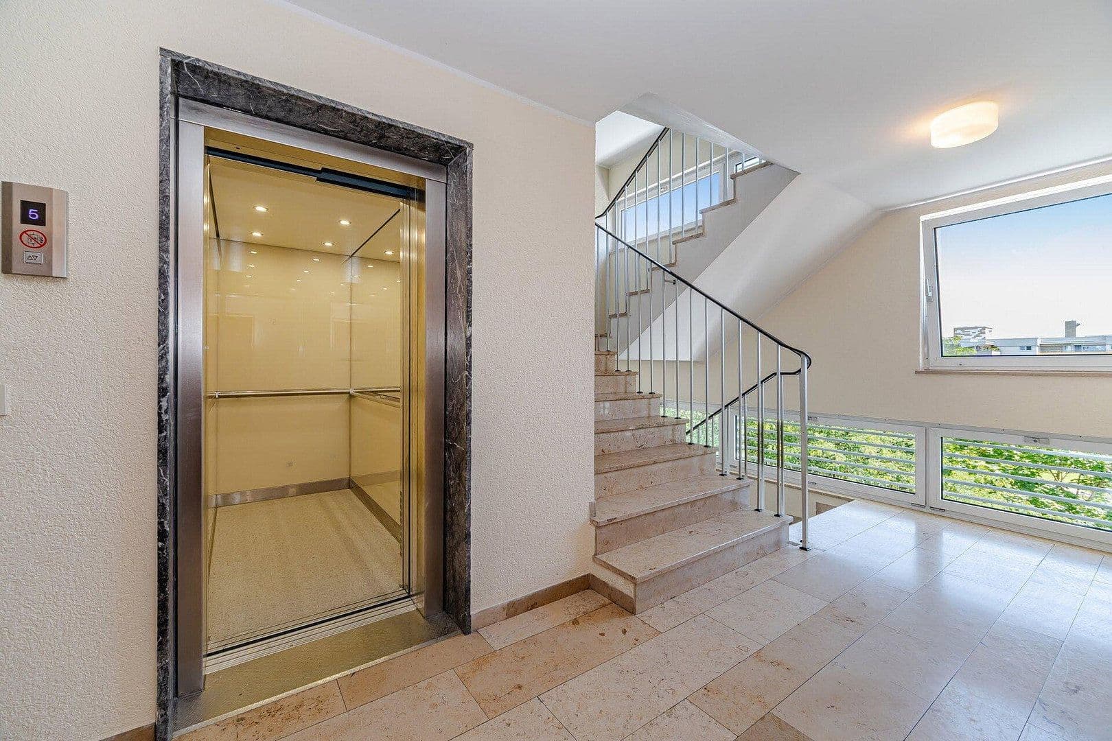 Predaj bytu 2-izbový 60 m², Wittelsbacherstraße 38, Germering, Bavorsko Predaj bytu 2-izbový 60 m², Wittelsbacherstraße 38, Germering, Bavorsko