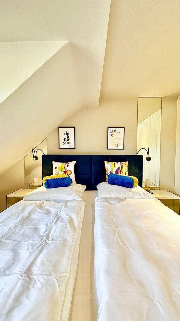 Prenájom bytu 4-izbový 71 m², Oberbilker Allee, 39, Düsseldorf, Severné Porýnie - Westfálsko Prenájom bytu 4-izbový 71 m², Oberbilker Allee, 39, Düsseldorf, Severné Porýnie - Westfálsko