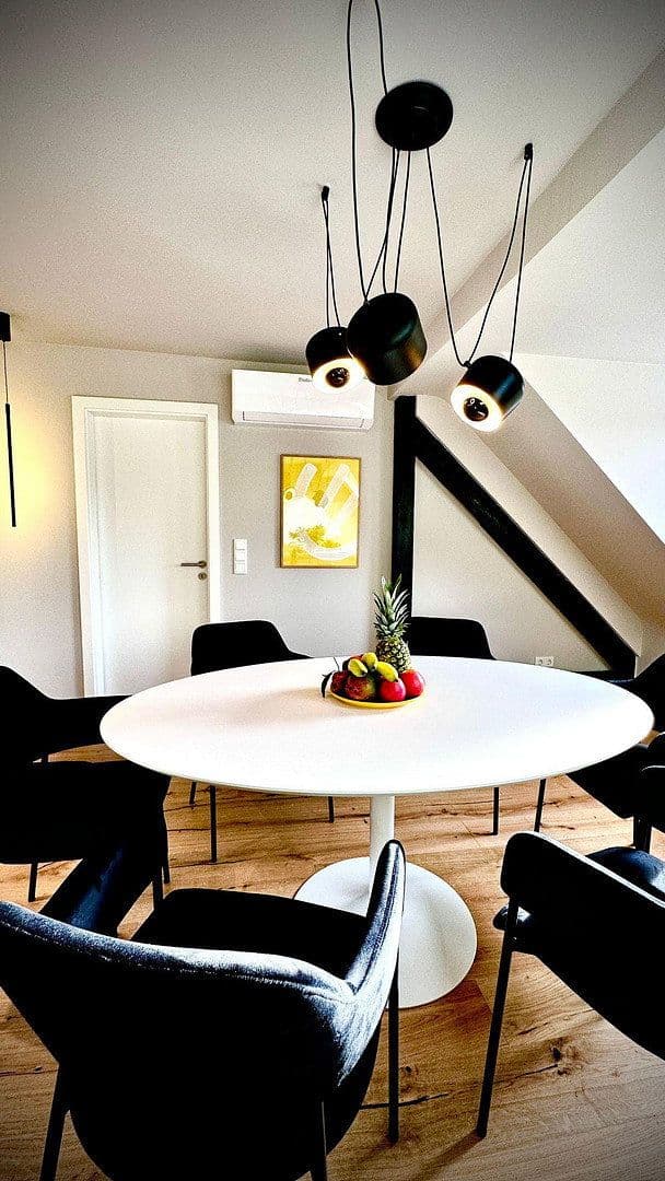 Prenájom bytu 4-izbový 71 m², Oberbilker Allee, 39, Düsseldorf, Severné Porýnie - Westfálsko Prenájom bytu 4-izbový 71 m², Oberbilker Allee, 39, Düsseldorf, Severné Porýnie - Westfálsko