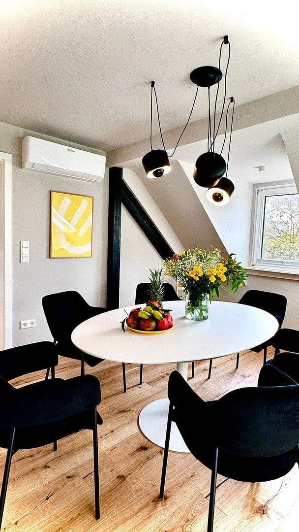 Prenájom bytu 4-izbový 71 m², Oberbilker Allee, 39, Düsseldorf, Severné Porýnie - Westfálsko Prenájom bytu 4-izbový 71 m², Oberbilker Allee, 39, Düsseldorf, Severné Porýnie - Westfálsko
