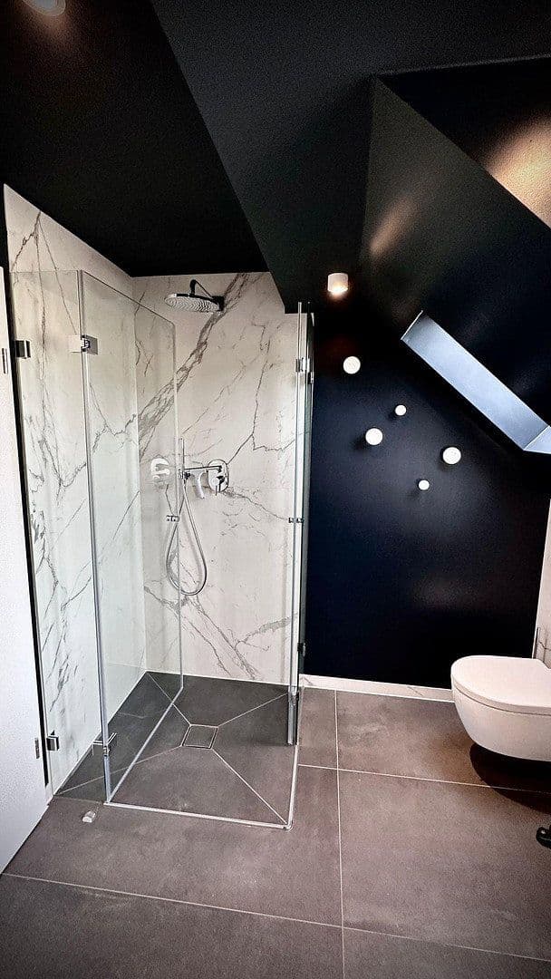 Prenájom bytu 4-izbový 71 m², Oberbilker Allee, 39, Düsseldorf, Severné Porýnie - Westfálsko Prenájom bytu 4-izbový 71 m², Oberbilker Allee, 39, Düsseldorf, Severné Porýnie - Westfálsko