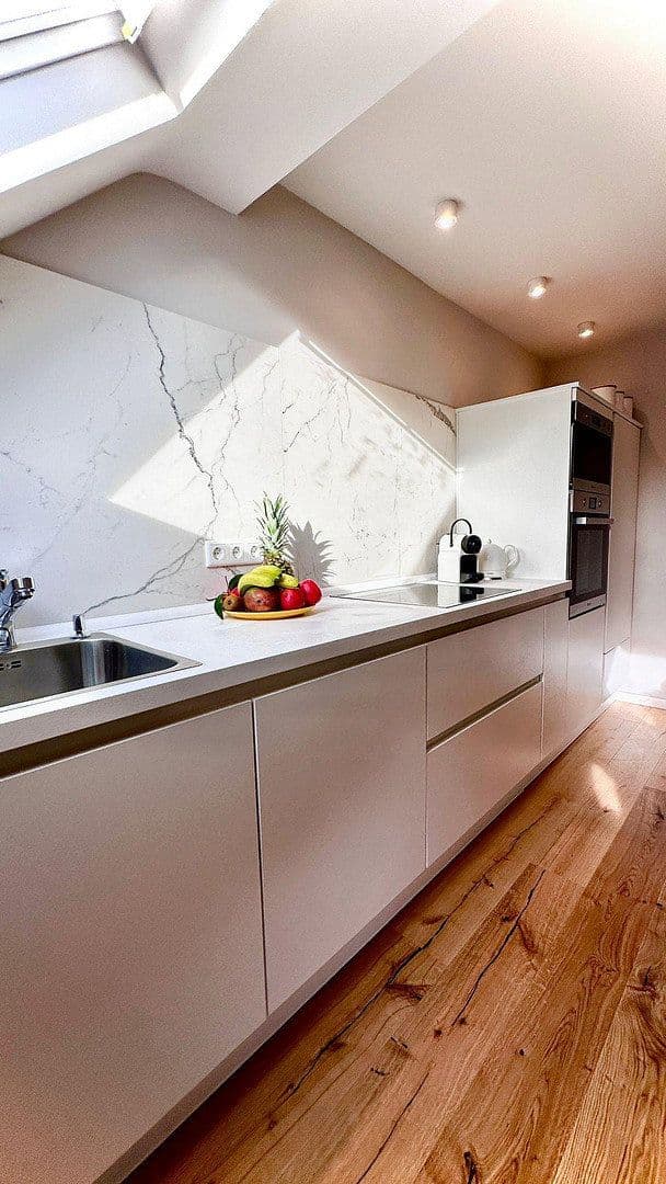 Prenájom bytu 4-izbový 71 m², Oberbilker Allee, 39, Düsseldorf, Severné Porýnie - Westfálsko Prenájom bytu 4-izbový 71 m², Oberbilker Allee, 39, Düsseldorf, Severné Porýnie - Westfálsko